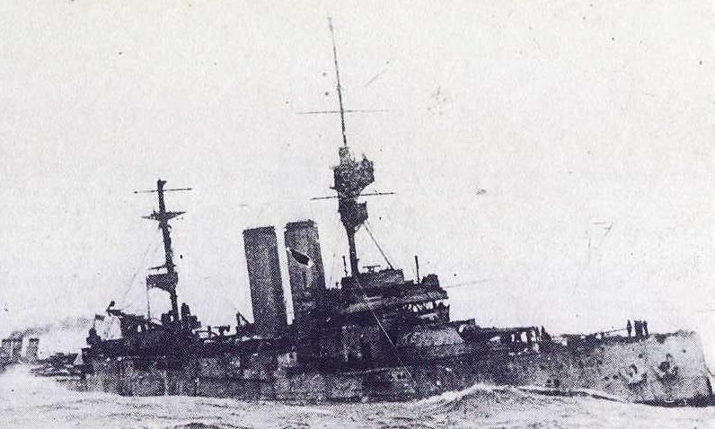 HMS King Edward VII sinking on 6 January 1916