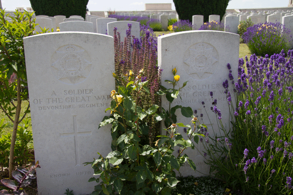 Unidentified soldiers of the Devonshire Regiment buried in Dud Corner Cemetery, Loos